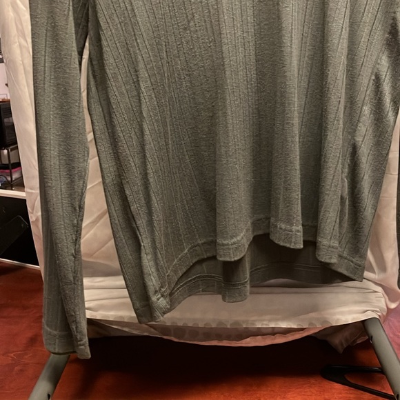 Metro Concepts Partial Turtleneck Men’s Shirt, Athletic Fit - Picture 2 of 5